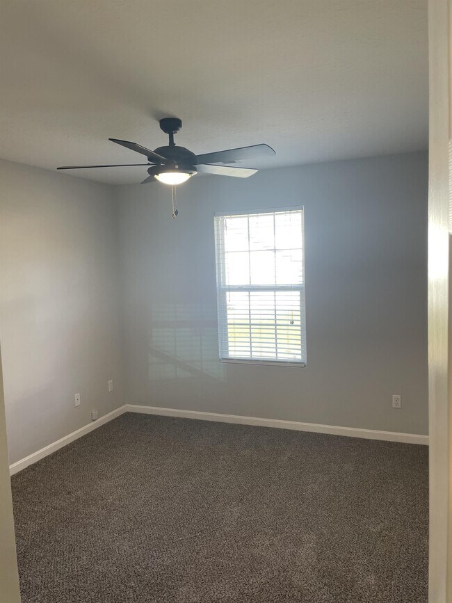 Foto del edificio - 204 Applewood Ln