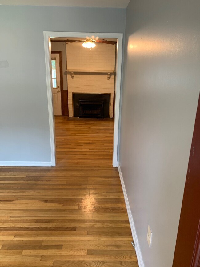Building Photo - 1525 Winding Way