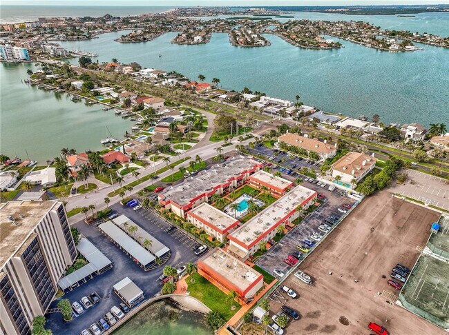 Foto del edificio - 10369 Paradise Blvd
