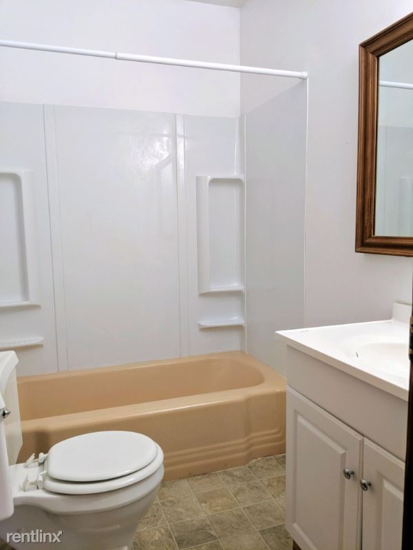 Building Photo - 3 br, 1.5 bath House - 2203 S 43rd St