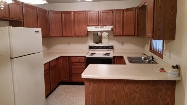 Building Photo - 2623-2625 Palisades Dr. - 2625