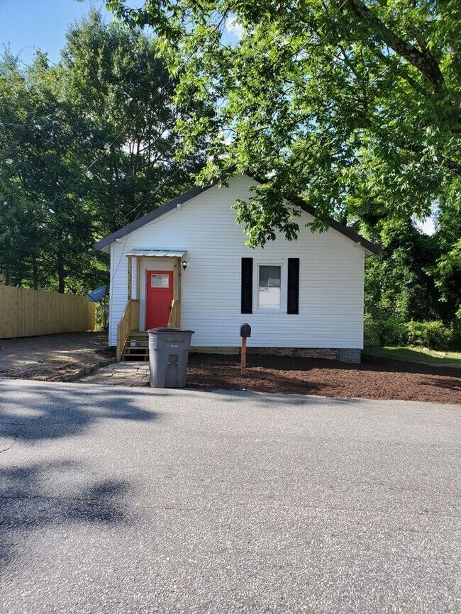Beautiful home close to downtown Greenville! House for Rent in