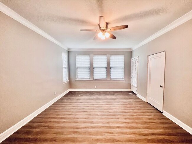 Building Photo - Ask about our Half-Off move-in specials! G...