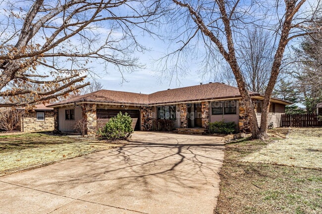 Building Photo - 3204 N Wildan Ave