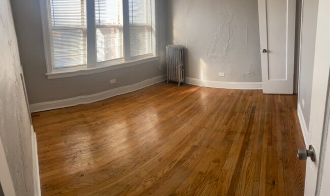 Building Photo - 9453 S Loomis St