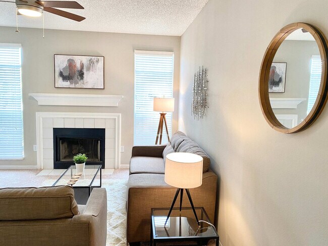 Foto del edificio - 3436 Skysail Pl