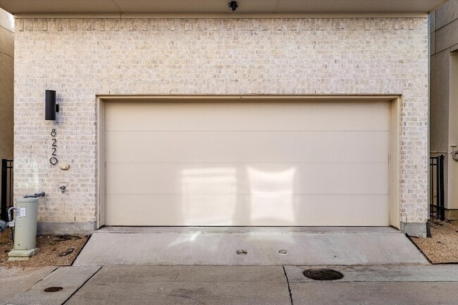 Foto del edificio - 8220 Callimont Ln