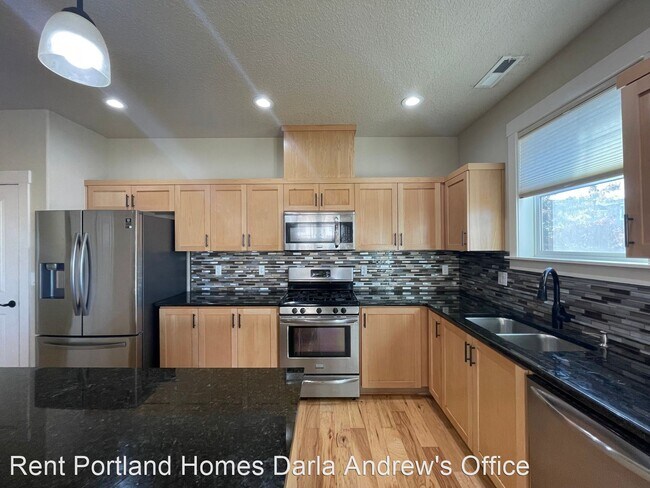 Building Photo - 4 br, 2.5 bath House - 14998 NW Shackelfor...