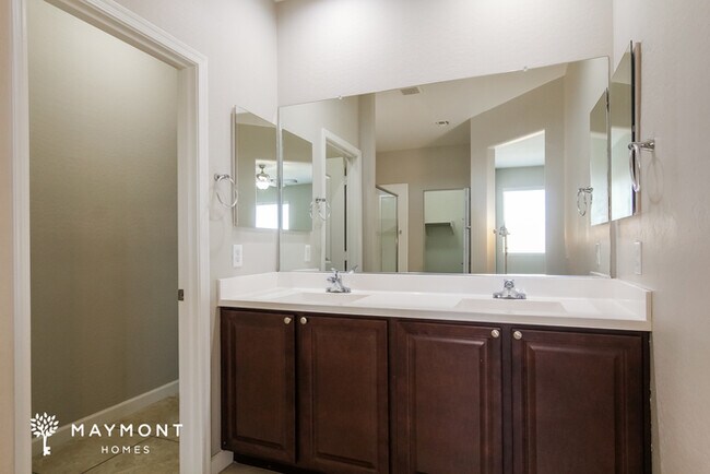 Foto del edificio - 23775 W Magnolia Dr