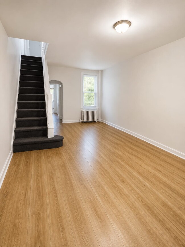 Building Photo - 2113 Wakeling St