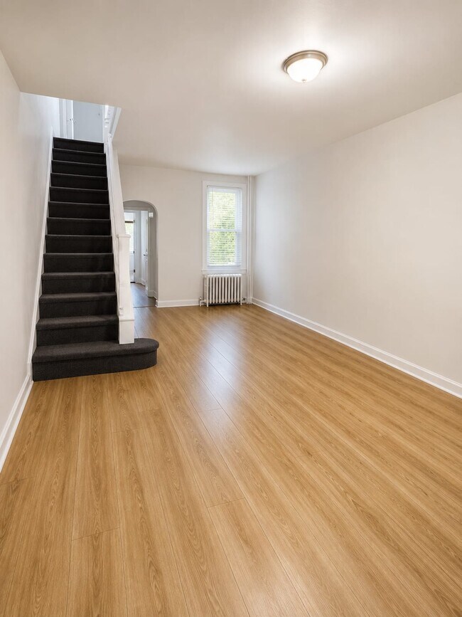 Photo - 2113 Wakeling St (Philadelphia, PA) House