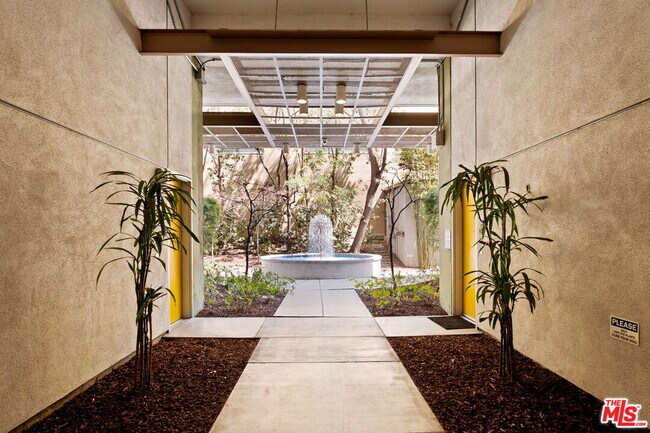 Building Photo - 1130 Flower St
