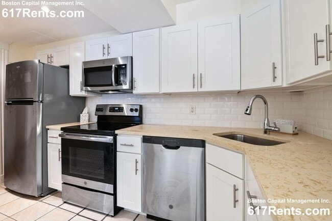 Photo - 1982 Commonwealth Ave Townhome