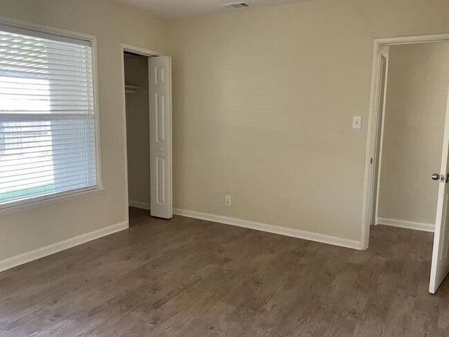 Building Photo - 6740 Amigo Ave