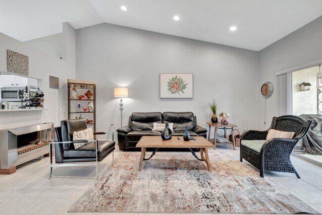 Foto del edificio - 6129 Heliconia Rd