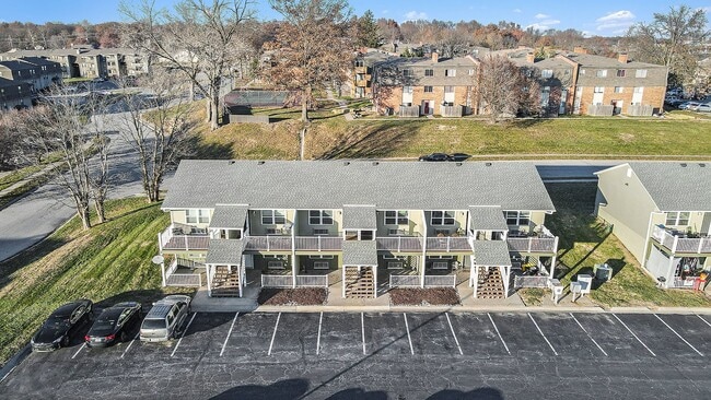 Building Photo - Gladstone Studios