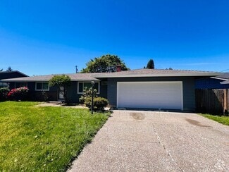 Building Photo - 3912 NE 61st Ave