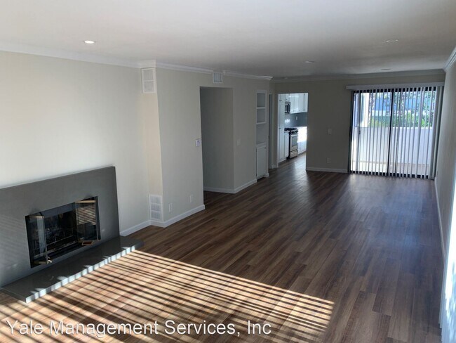 Foto del edificio - 15323 Weddington St