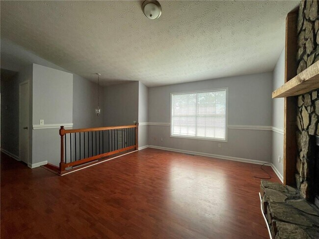 Foto del edificio - 5721 Glenn Hollow Ct