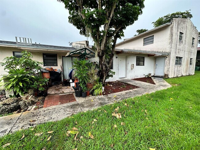 Foto del edificio - 13923 NE 3rd Ct