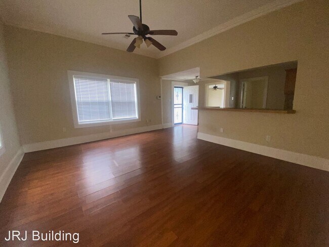 Foto del edificio - 3 br, 2 bath House - 1235 W. 10th Street