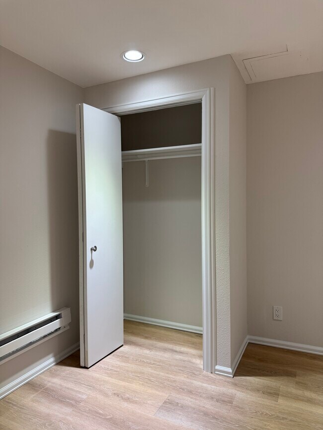 Foto del edificio - 841 Crisman Dr