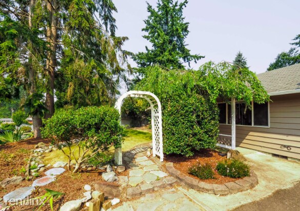 Building Photo - 3 br, 1 bath House - 2426 SW 329th St