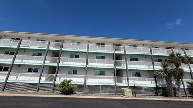 Building Photo - 3600 Thomas Dr