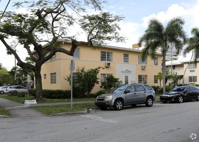 Building Photo - Beacon Manor
