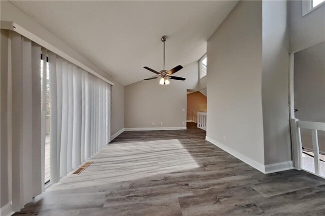 Building Photo - 320 Parsons Branch