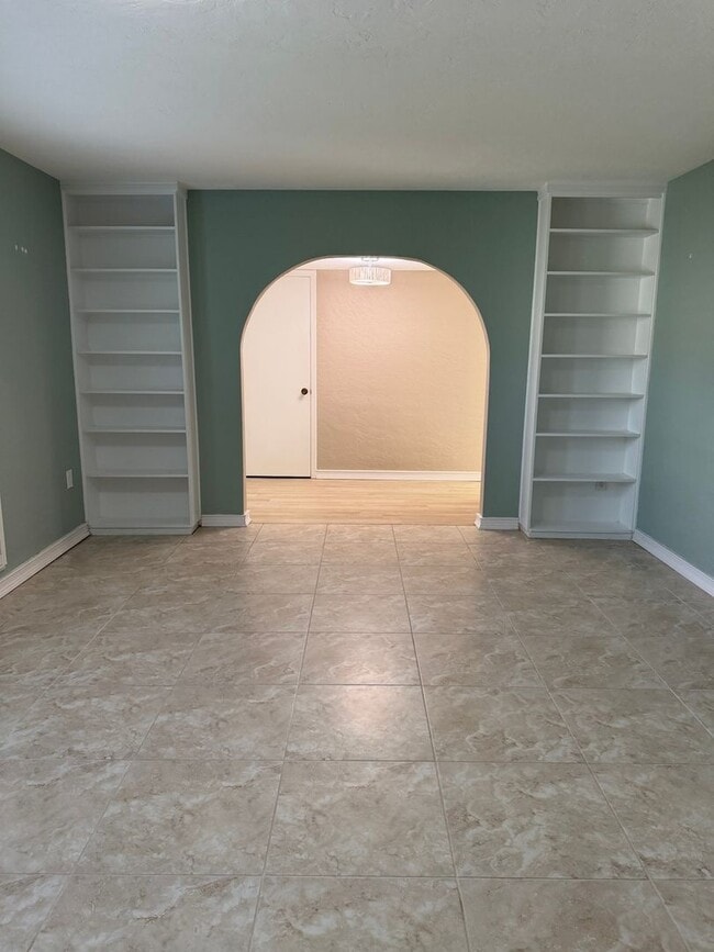 Building Photo - 2876 Captiva Dr