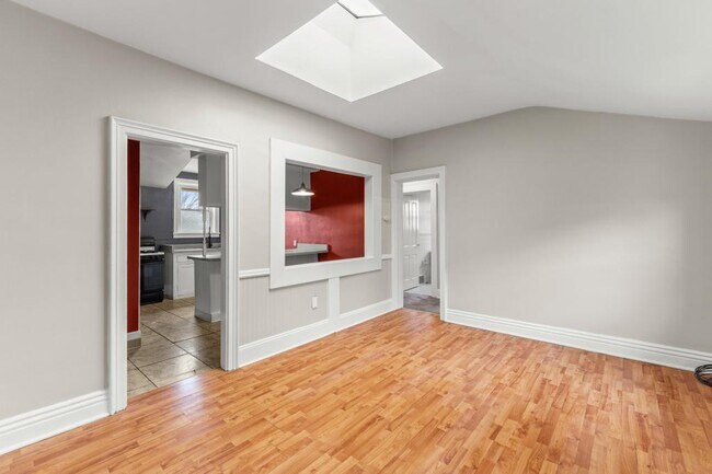 Foto del edificio - 338 W 10th St