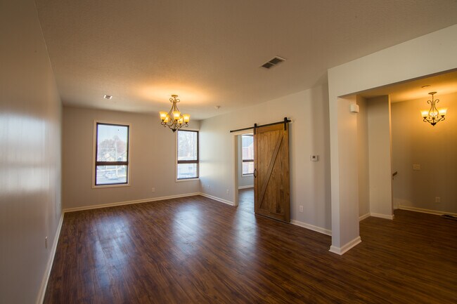 Building Photo - 1524 N Harrison St