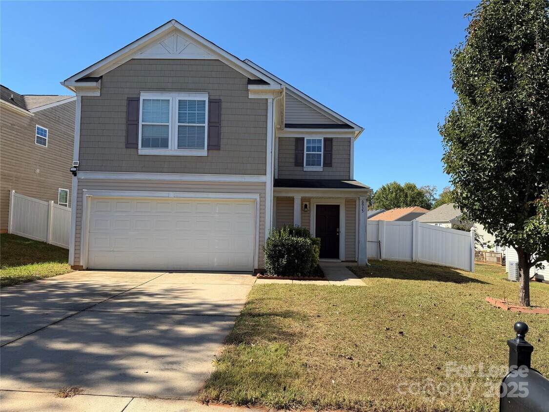 Foto principal - 6935 Nathan Dr