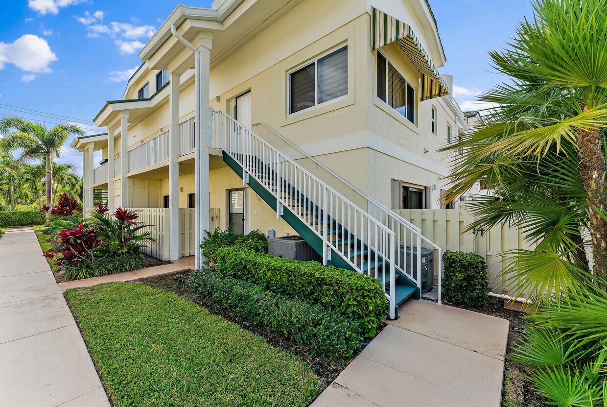 Foto principal - 740 Bella Vista Ct S