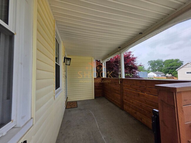 Foto del edificio - UNIQUE AND COZY 3 BR + BONUS ROOM HOME