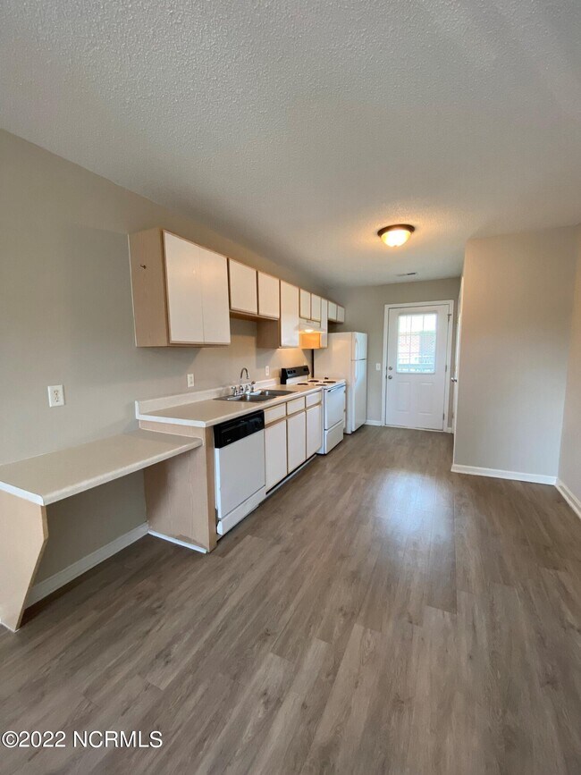 Foto del edificio - 125 N Wheeless Dr