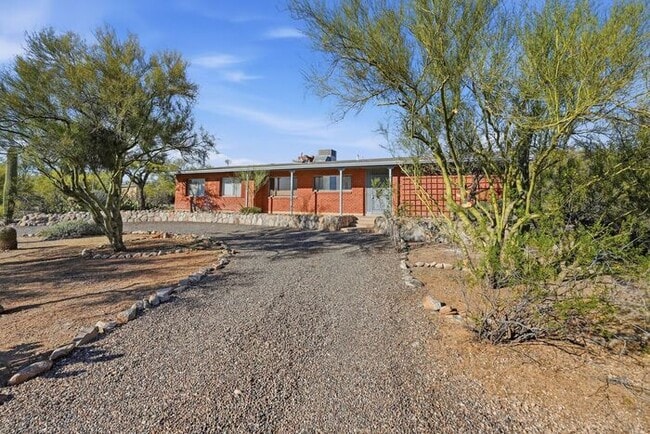 Building Photo - 2235 E Camino el Ganado