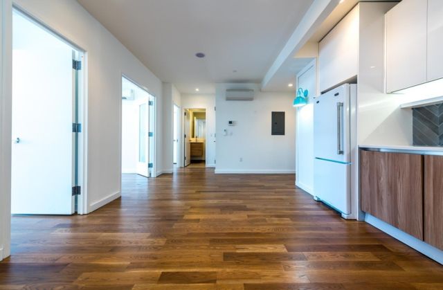 Foto principal - 555 Graham Ave