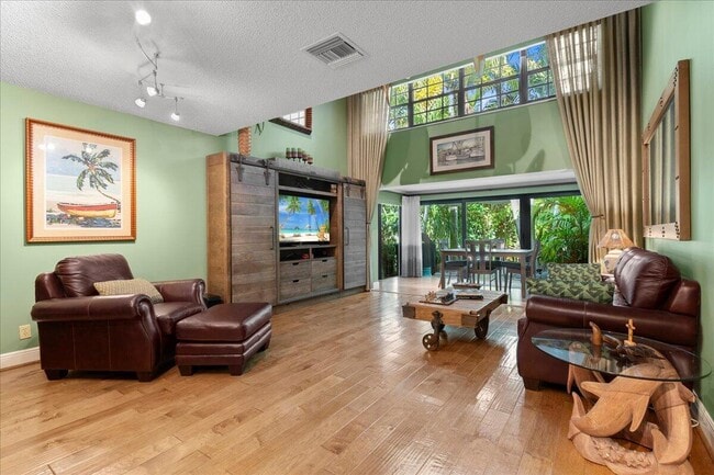 Building Photo - 2379 Treasure Isle Dr