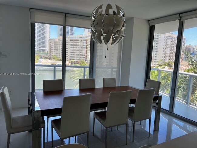 Foto del edificio - 2600 E Hallandale Beach Blvd