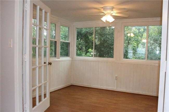 Foto del edificio - 131 Woodmere Square NW