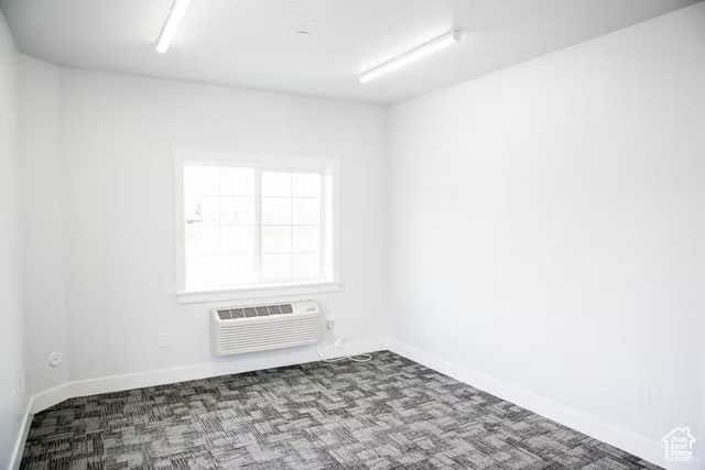 Building Photo - 144 W 1575 N