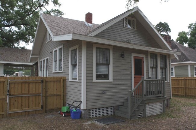 Building Photo - 2404 N Morgan St