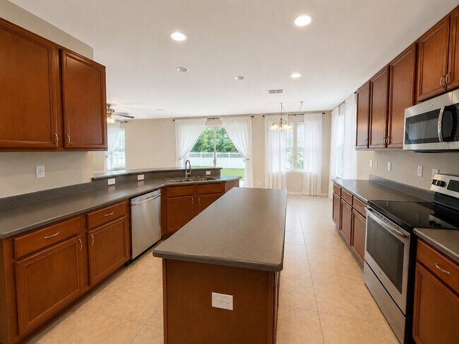 Foto del edificio - 136 Pine Arbor Cir