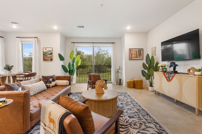 Foto del edificio - 7522 1/2 West Slaughter Lane-SI FL3-ID1537450P