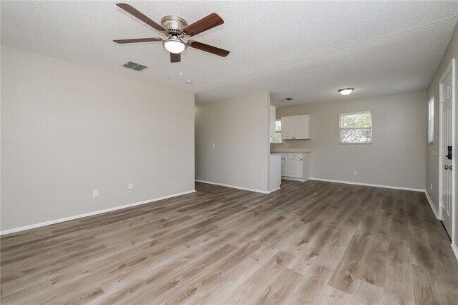 Building Photo - 425 S Disston Ave