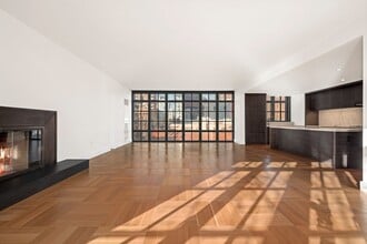 Building Photo - 500 W 21st St