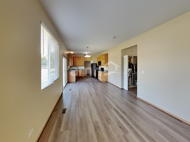 Building Photo - 25222 Declaration Dr