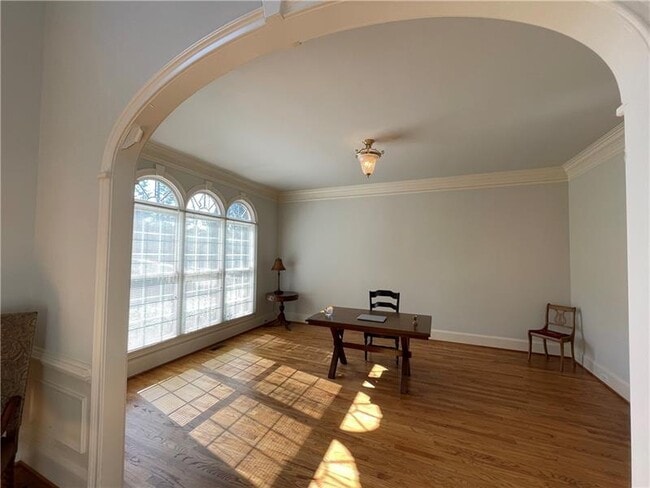 Building Photo - 882 Hallbrook Ln